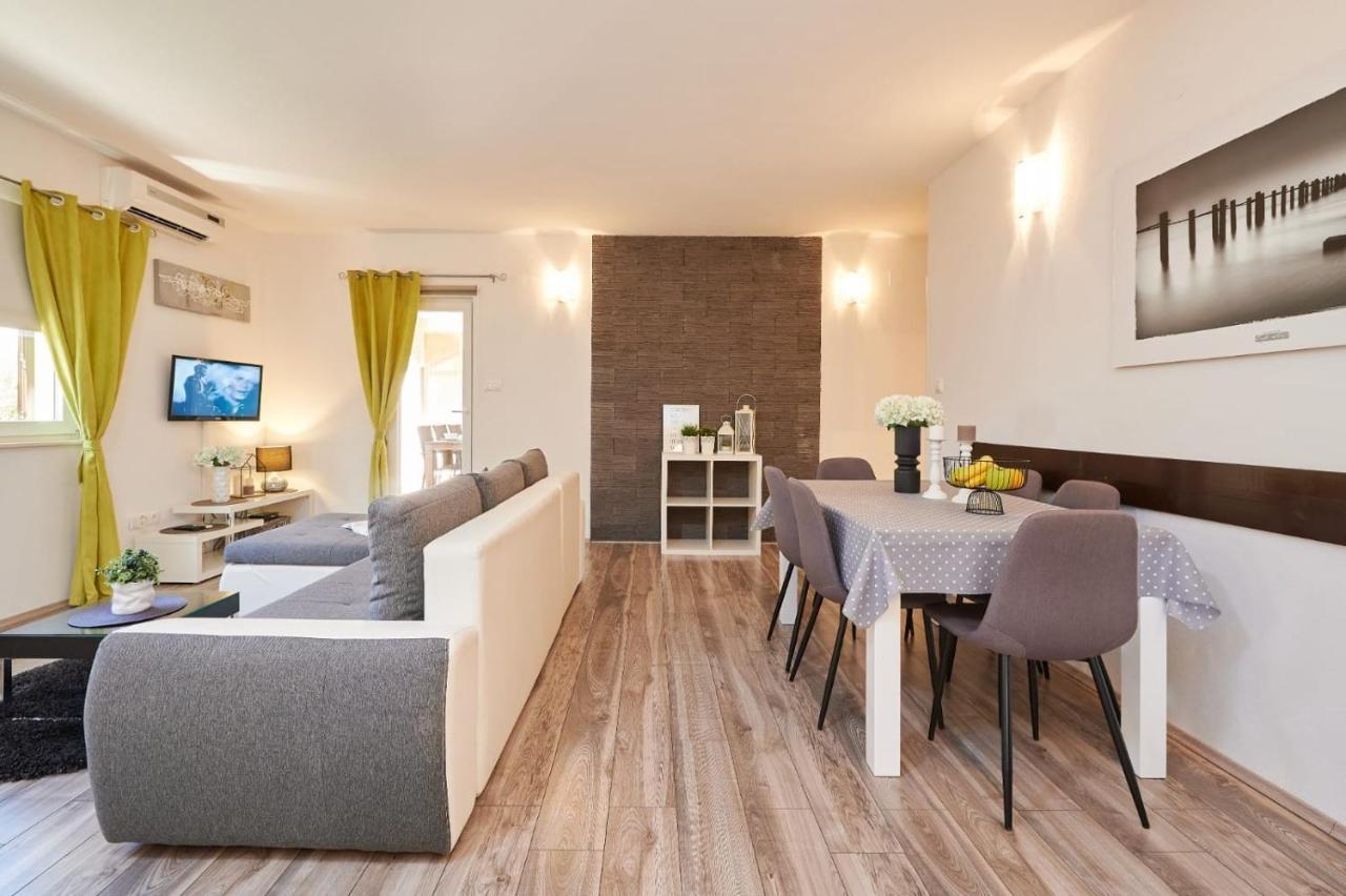 טרוגיר Villa Demonta מראה חיצוני תמונה